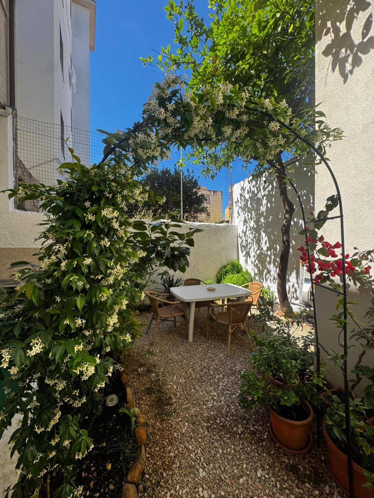 Flowered House With Garden Αλγκέρο Εξωτερικό φωτογραφία